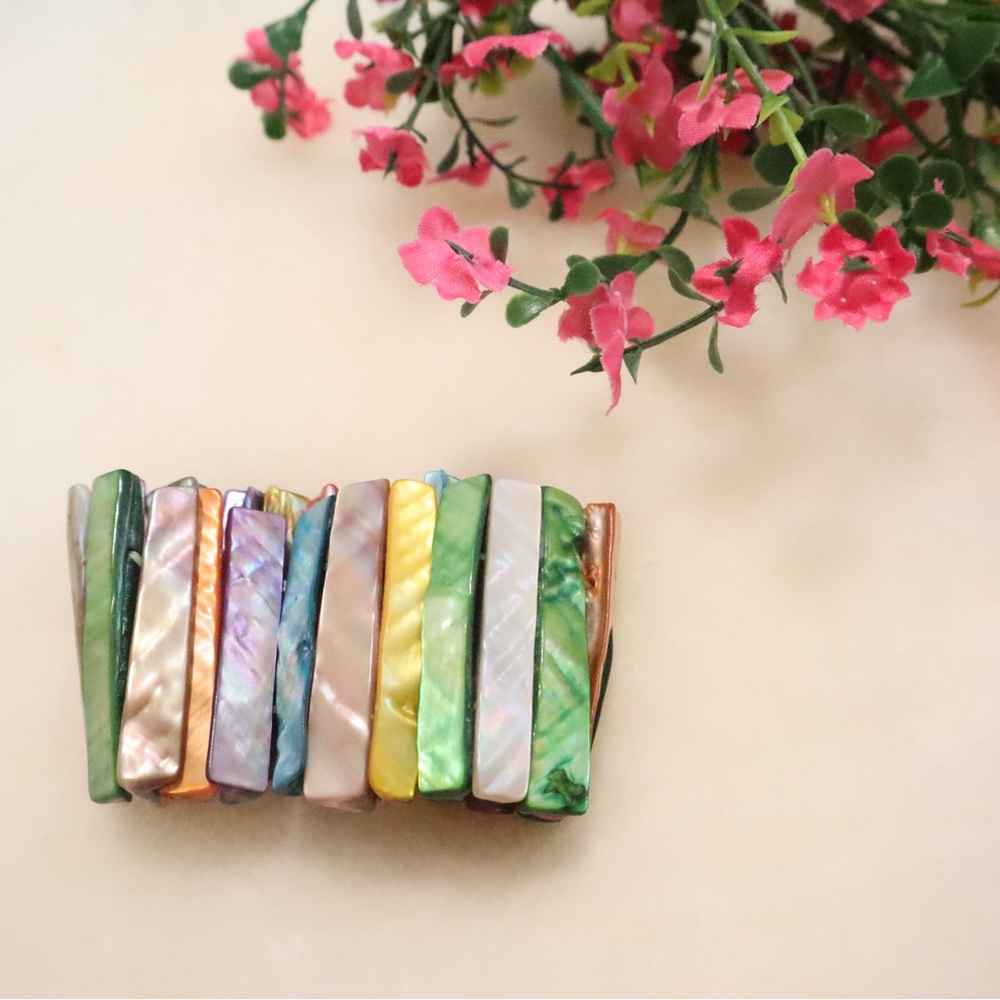 Colorful Shell Bracelet - Picture 3 of 3